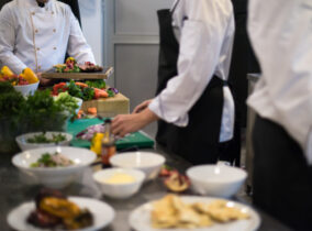 Service de Restaurant : La Clé d’un Service Impeccable dans l’Hôtellerie au Maroc 2025 Service de Restaurant : La Clé d’un Service Impeccable dans l’Hôtellerie au Maroc 2025